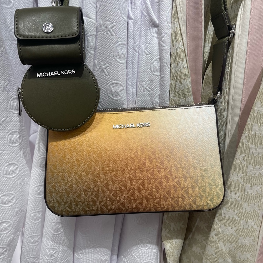 MICHAEL KORS Jet Set Sm Ombré Signature Logo Crossbody Case Apple Airpods Pro - Picture 6 of 16